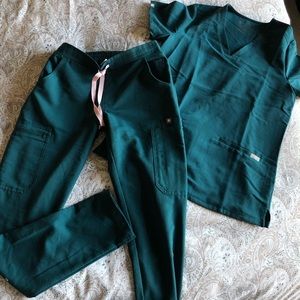 LIMITED EDITION COLOR Figs scrub set